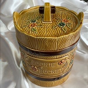 Vintage 70’s cookie bucket jar | basket look